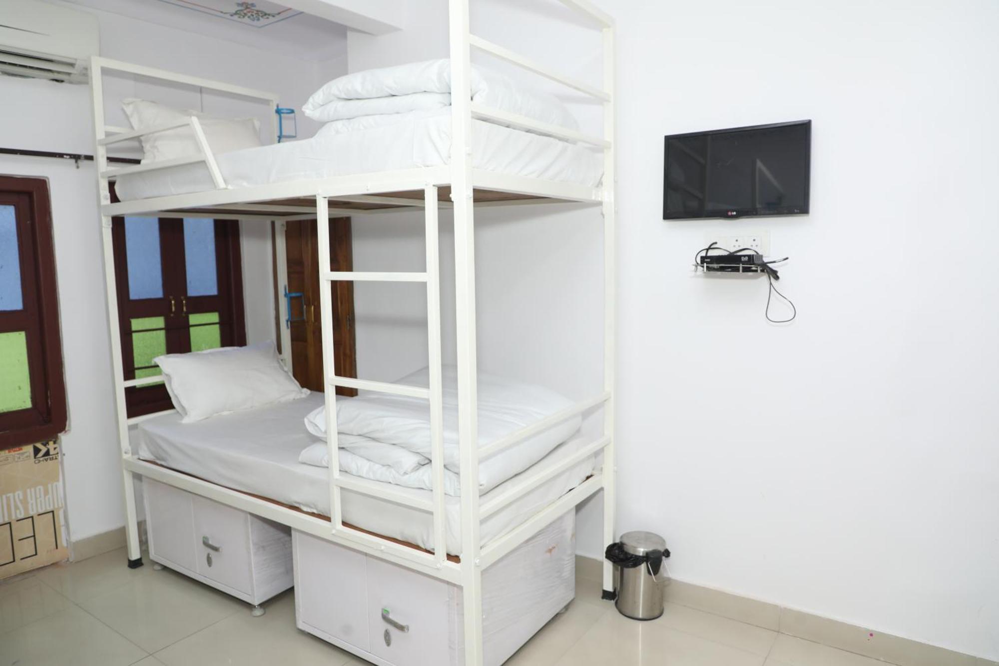 The Mama Hotel - Rooms And Dormitory Udaipur Exterior photo