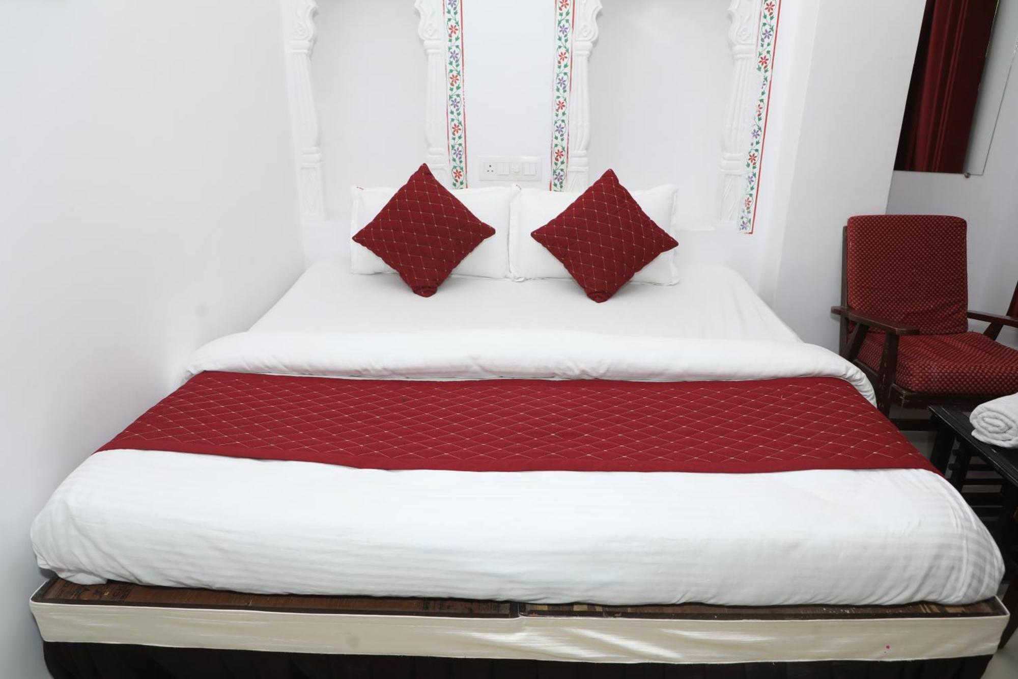 The Mama Hotel - Rooms And Dormitory Udaipur Exterior photo