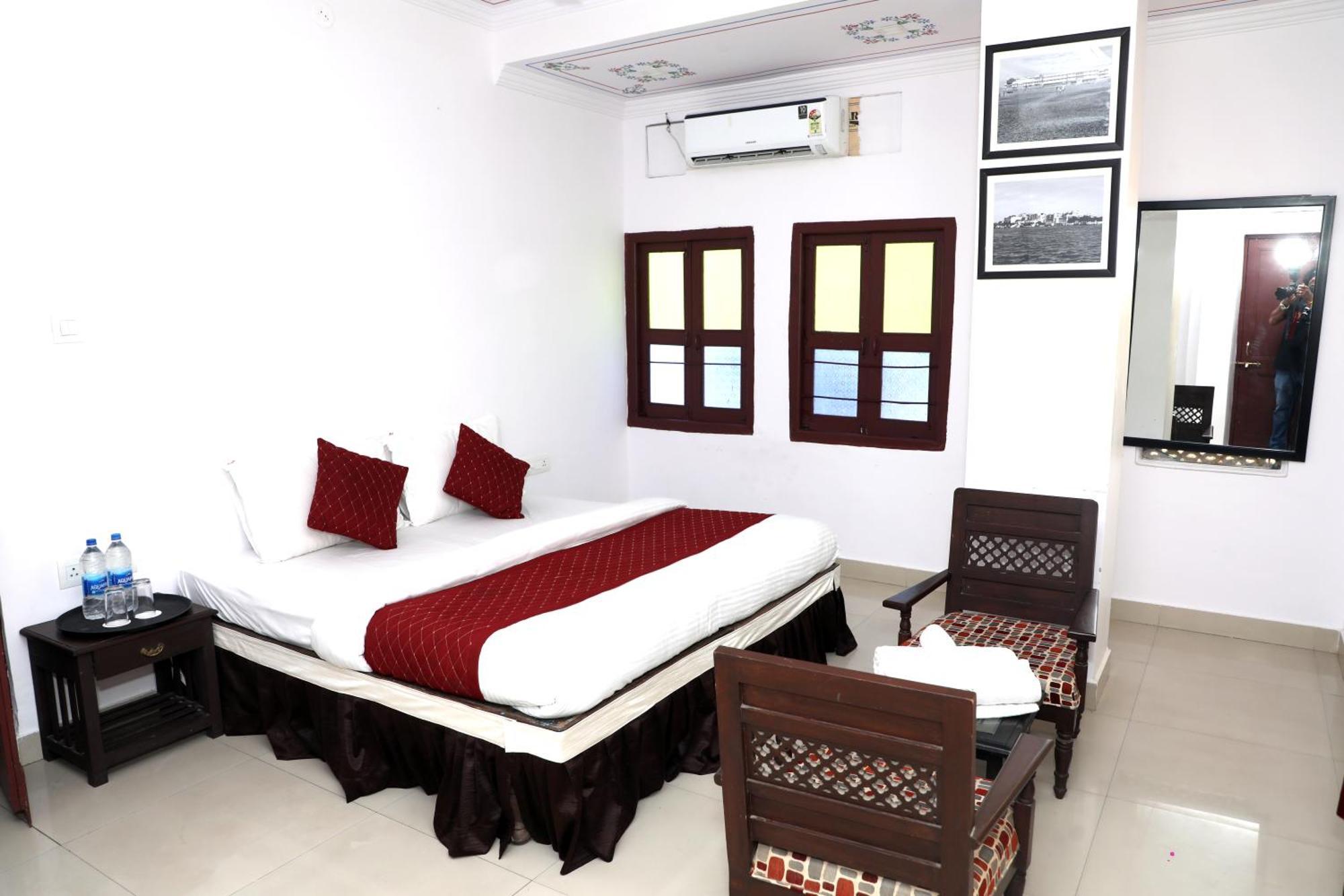 The Mama Hotel - Rooms And Dormitory Udaipur Exterior photo