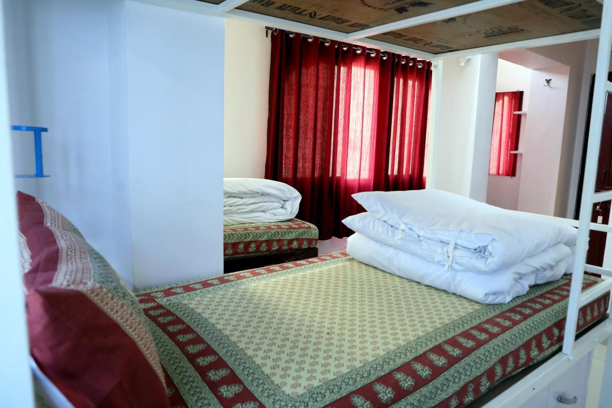 The Mama Hotel - Rooms And Dormitory Udaipur Exterior photo